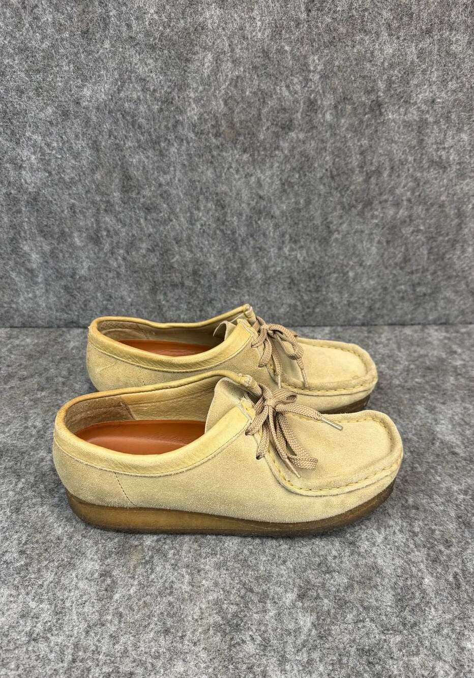 Clarks Originals Wallabee Beige Suede Leather Crepe Sole Women's Shoes Size 7.5M